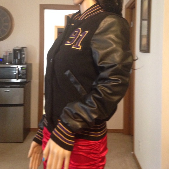 Jacket - Picture 2 of 4