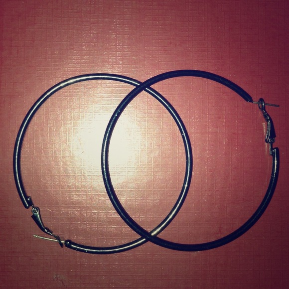 the perfect hoop earrings!