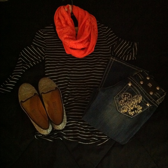 ON HOLD- Miss Me Jeans 25 Bootcut Distressed