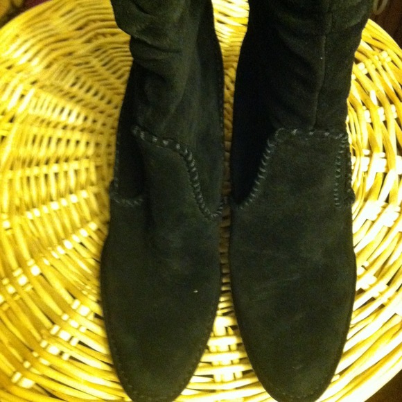 Nine West black suede slouch boot, size 6.5 - Picture 4 of 4