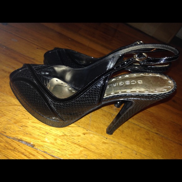 Bcbgirls size 6.5 sling back faux patent snakeskin - Picture 1 of 4