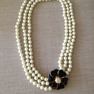 Pearl statement necklace