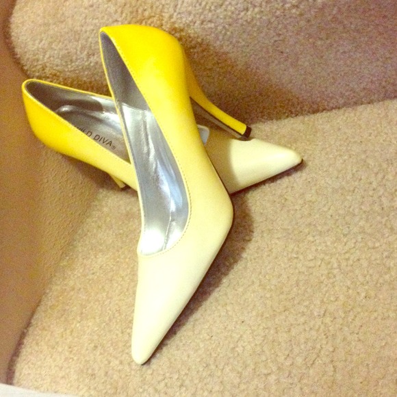 Yellow ombré pointed toe heels (+sizes available)