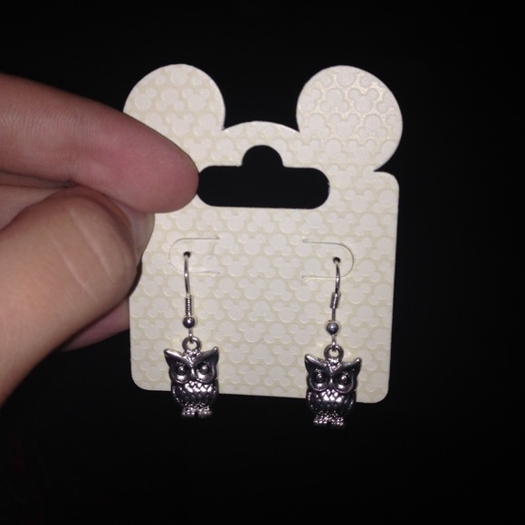 Adorable owl earrings