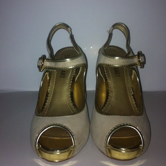 Gold platform sandal