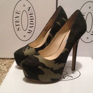 Steve Madden Camo Shoes