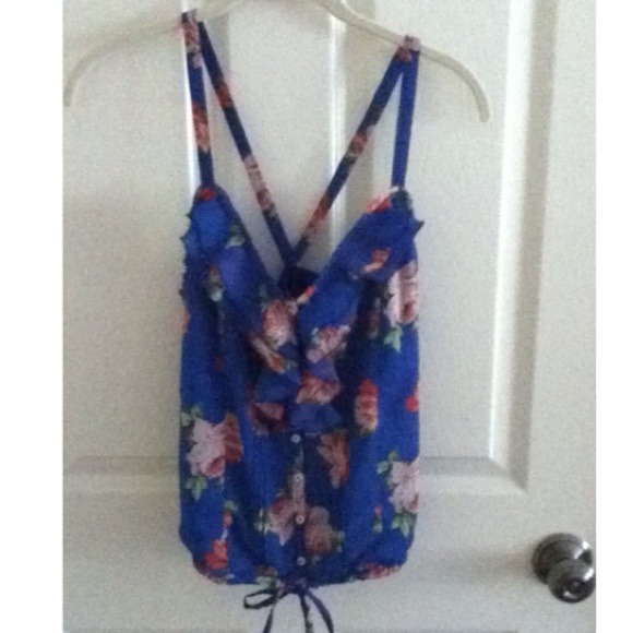 🚫SOLD🚫Hollister floral tank top!🌺 NEW - Picture 2 of 4