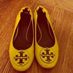 Patent yellow tory burch reva flats