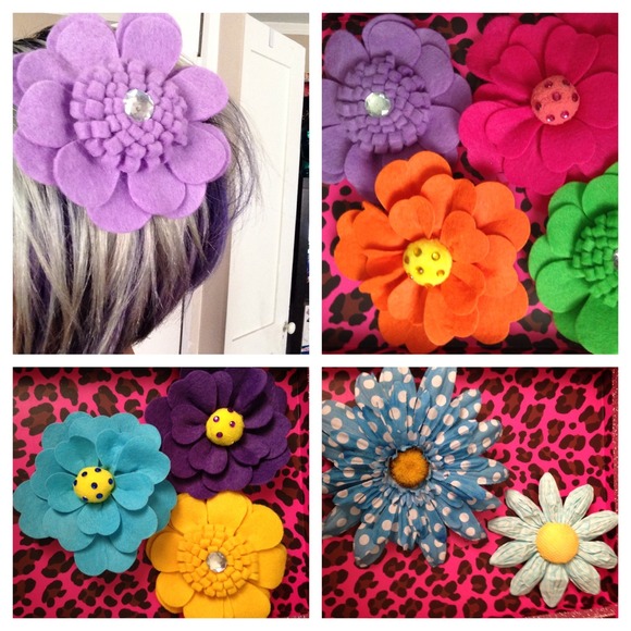 Flower power  hair pins  🌻🌺🌼🌸 ✌️