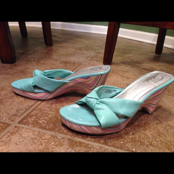 Chinese Laundry sandals/wedges