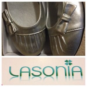 Silver flats with bow (more sizes available)