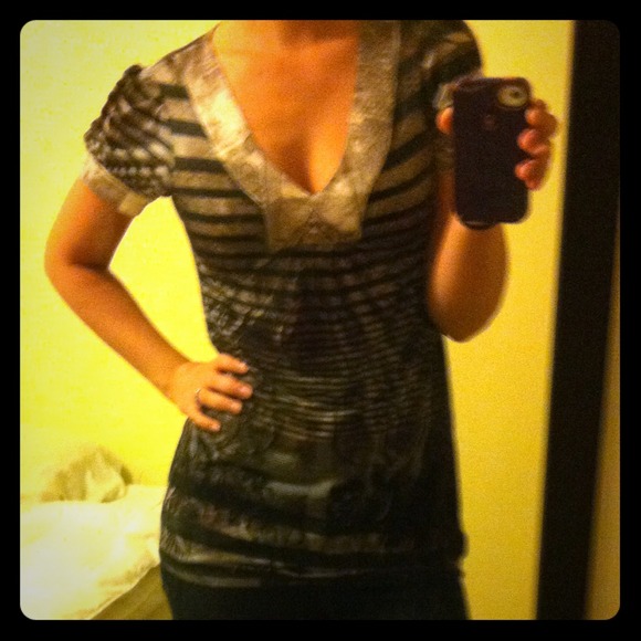 **SOLD Black and grey top