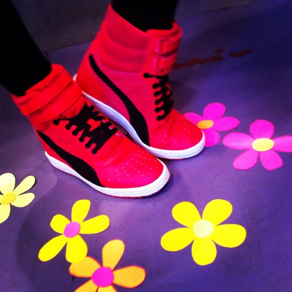 *REDUCED* Puma Sky Sneaker Wedge (8.5)