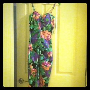 Form fitting floral cocktail dress
