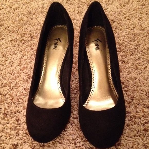 SOLD - Picture 3 of 4