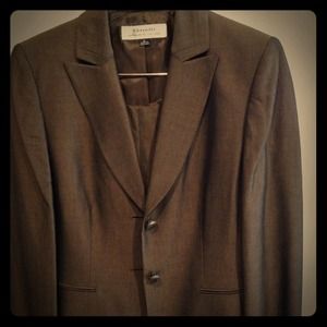 Tahari - Arthur Levine New Skirt Suit Size 6