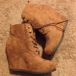 💕Wedge boots!💕