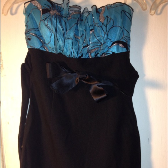 strapless cute dress. as is. I may consider offers - Picture 2 of 4