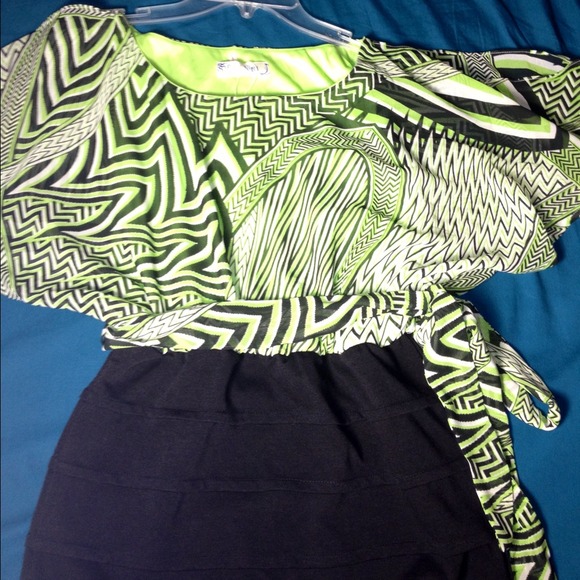 ONE PIECE night out dress. 💜👗👍 - Picture 1 of 4