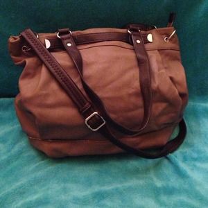 Neutral large crossbody.