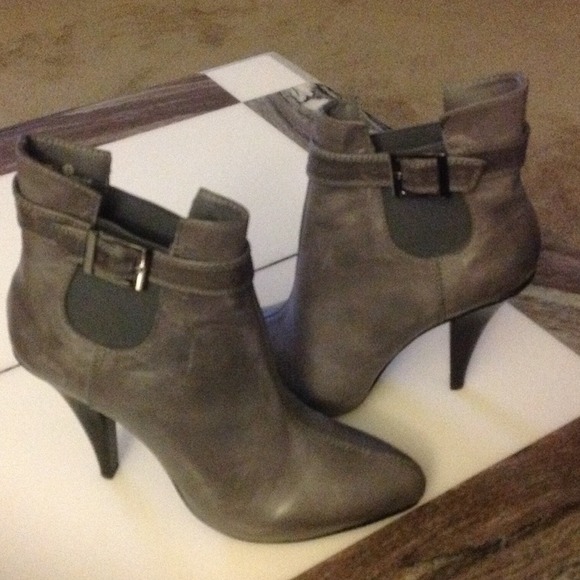 Too "Police" Grey Boots New Never Worn