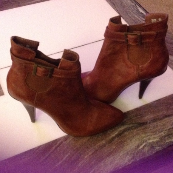 Too Lips "Police" Brown Boot Never Worn