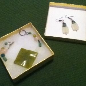 Hand crafted bracelet earring set pink & free