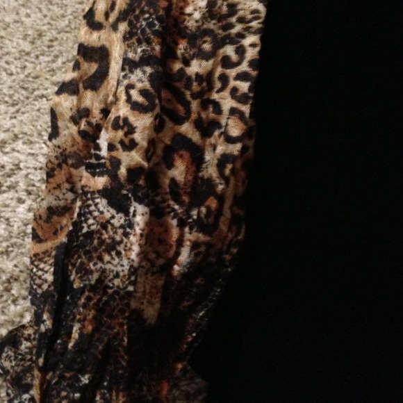 On hold..Animal print scarf - Picture 2 of 2
