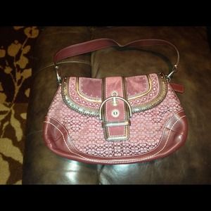 ⏬⏬reduce⏬⏬💯authentic coach bag, wine/grape color