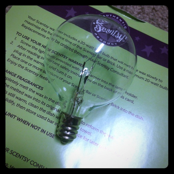 Scentsy 25watt lightbulb