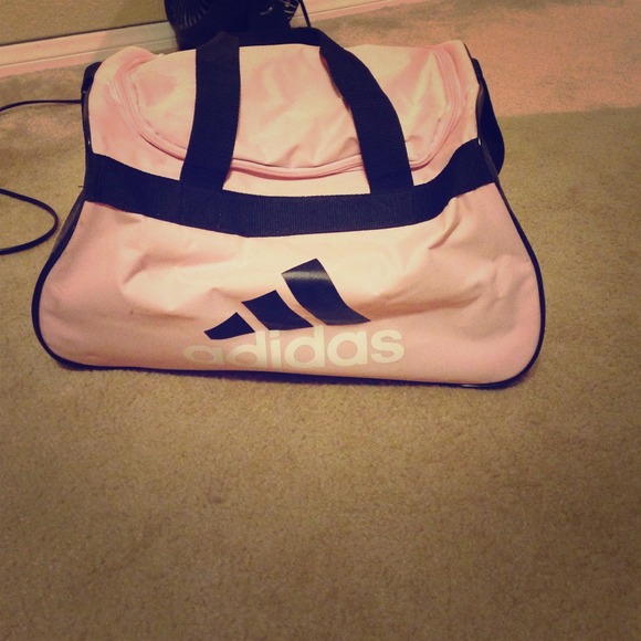 💯% authentic Adidas workout bag (S/M)