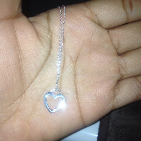 ✋Hold✋Tiffany's Heart Shaped Chain