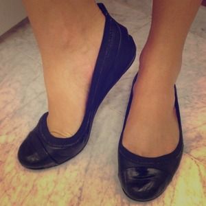 Black leather LOFT ballet flats
