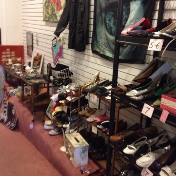 Listing bundles for resale collect to share!! fun goodies!! - Picture 8 of 9