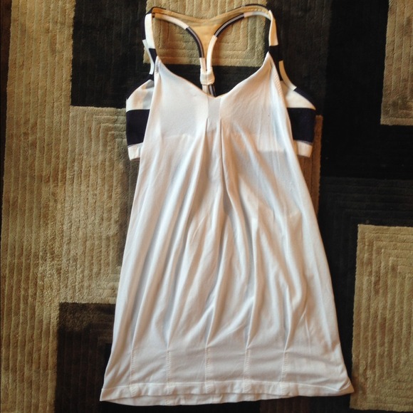 SOLD IN BUNDLE Lululemon tank
