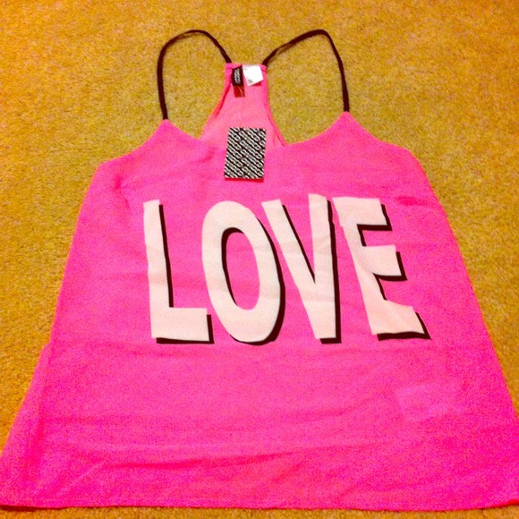 Super cute- polyester top