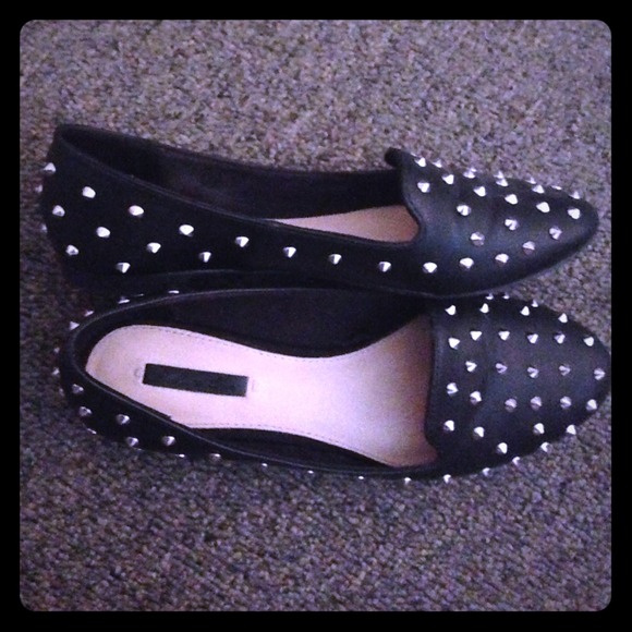 🚫SOLD🚫BLACK STUDDED LOAFERS SIZE 7