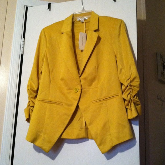 Yellow blazer jacket