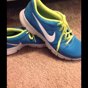 NIKE Shoes Women's size 10