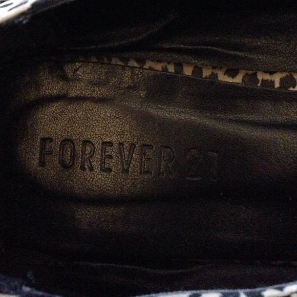 ⚡️REDUCED PRICE⚡️ Black and white speckled shoes - Picture 3 of 3