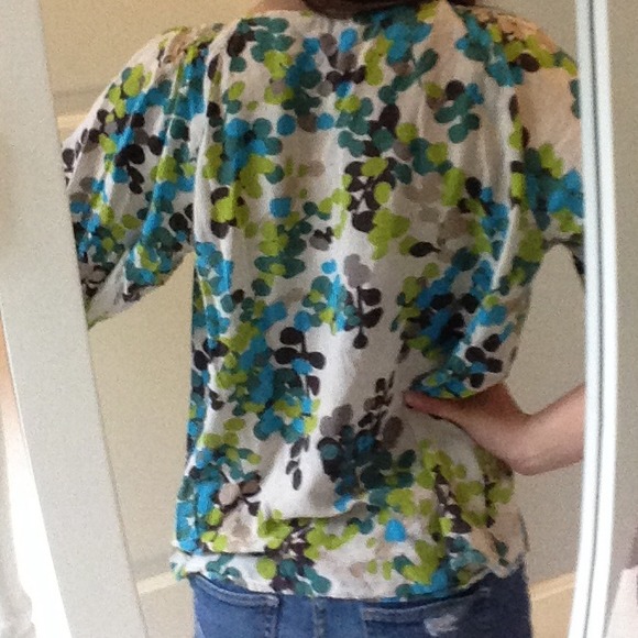 🚫Sold in bundle🚫Old navy floral blouse - Picture 2 of 2