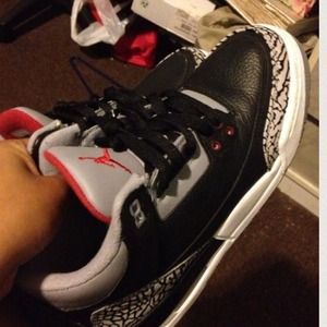 Don't fit me. Worn twice. Jordan cement 3s