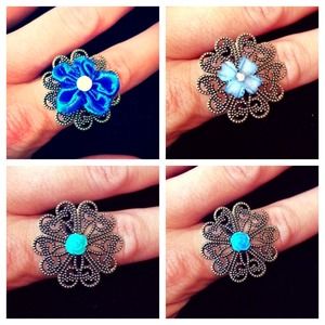 Vintage heart ring with blue centerpieces.