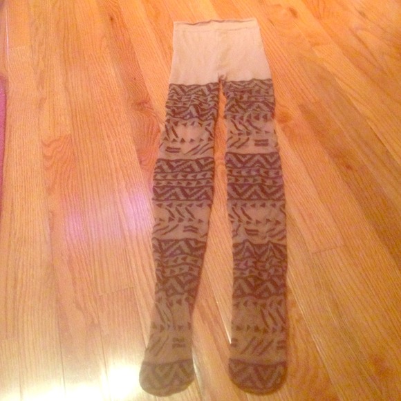 🔴SOLD NWOT Urban outfitters Aztec print tight