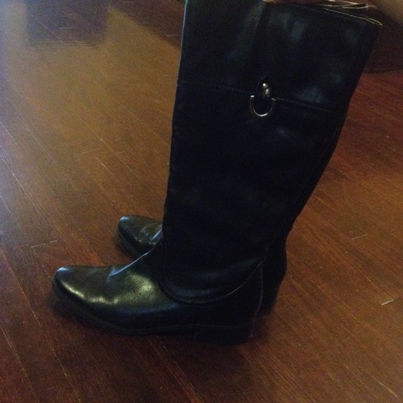 Black Unisa boots