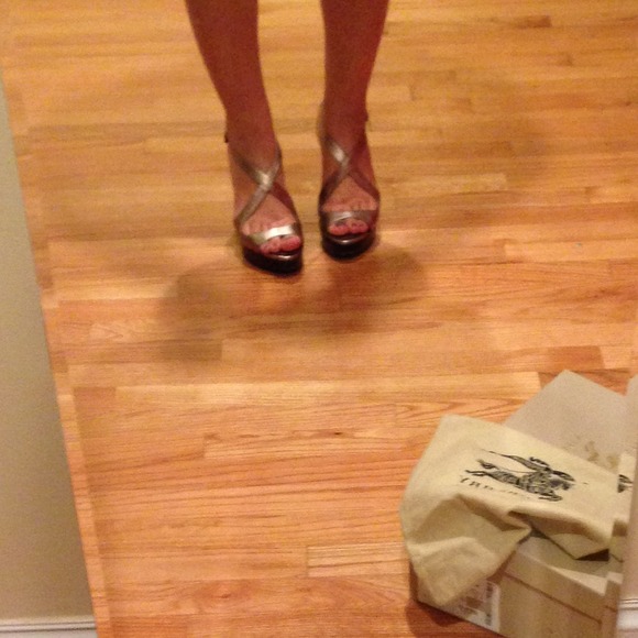 ⛔️SOLD⛔️Burberry pewter metallic wedge sandals - Picture 2 of 4