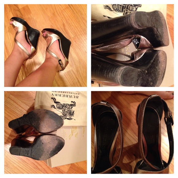 ⛔️SOLD⛔️Burberry pewter metallic wedge sandals - Picture 4 of 4