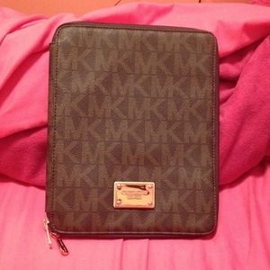 ❤️❤️SOLD❤️❤️ Michael Kors iPad Case!