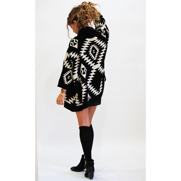 Outerwear - ♡ Black Oversized Tribal Print Knit Cardigan
