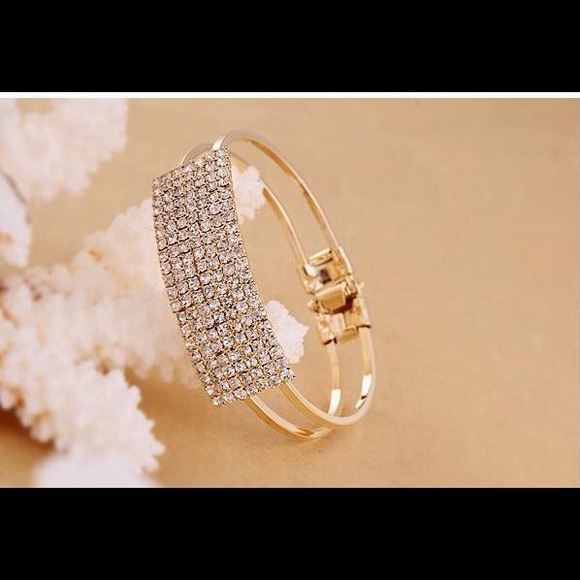 Shiny cuff